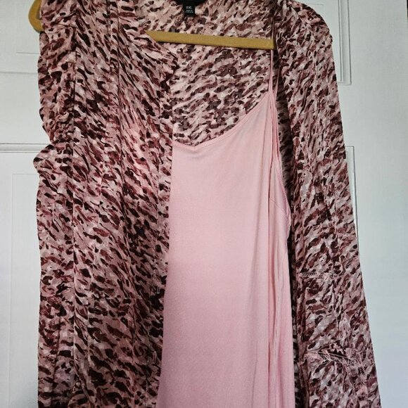 XXL Vera Wang nightgown - solid pink inside w zebra-like, short sleeve robe - Picture 2 of 6
